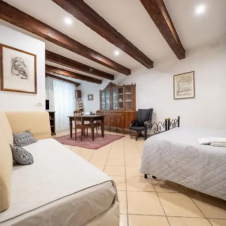 Lamarmora 26 4* קליארי