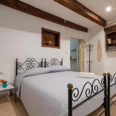 Lamarmora 26 בית הארחה