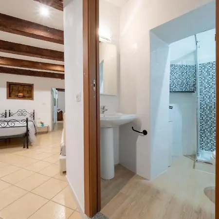 Lamarmora 26 4* קליארי